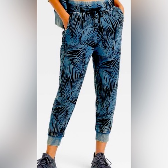 JoyLab Pants & Jumpsuits Joy Lab Joggers Nwt Palm Leaves Poshmark